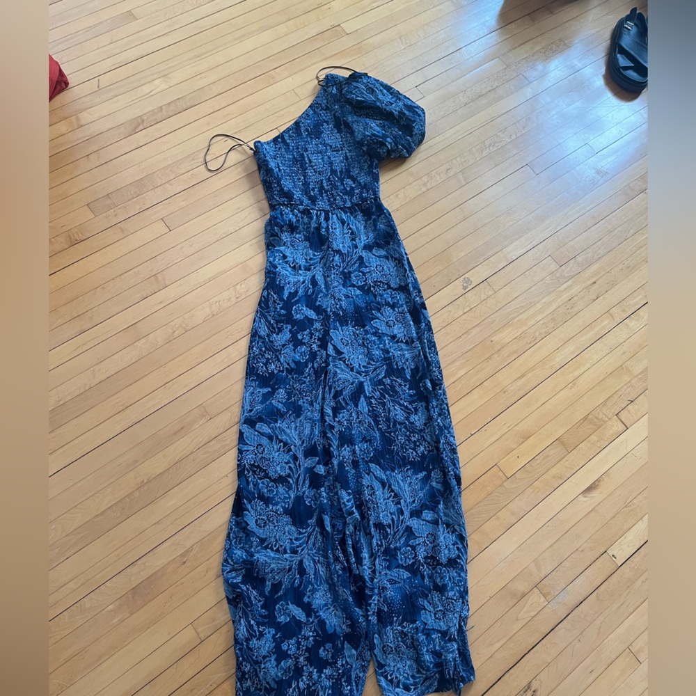 Elliatt Blue Floral One-Shoulder Jumpsuit